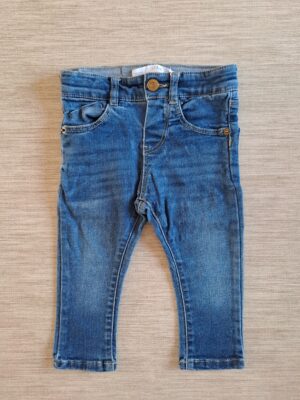 93-77 (1) Jean - 12 mois