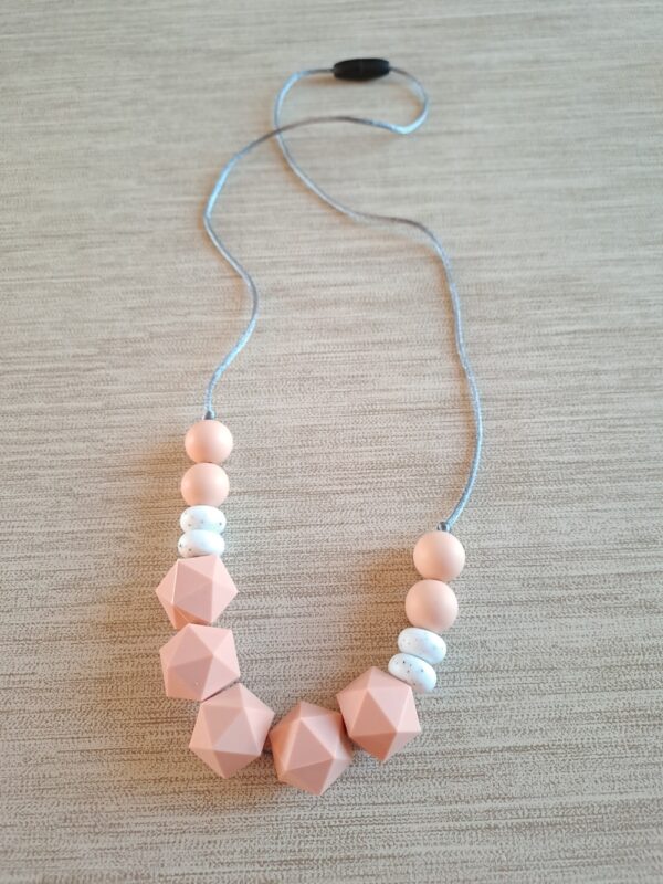 1-106 (2) Collier d'allaitement, de portage et de dentition