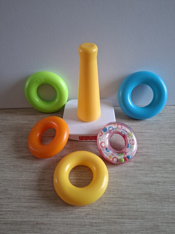 Pyramide arc en ciel- dès 6 mois