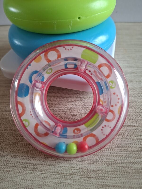 Pyramide arc en ciel- dès 6 mois